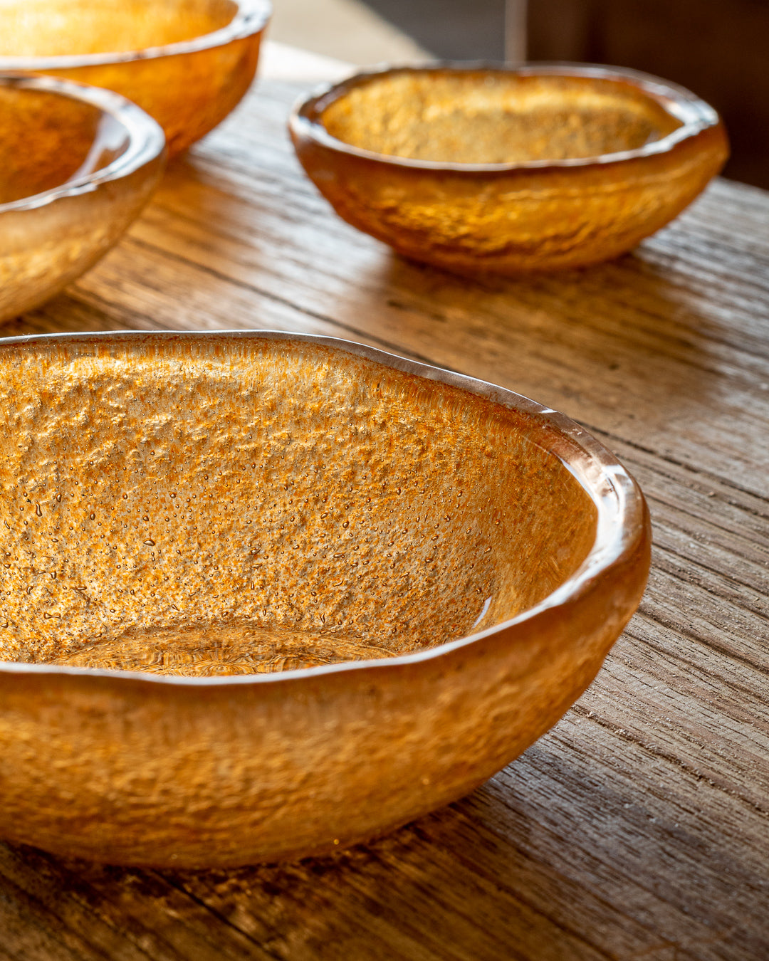 Cumbucas ou bowls produzidos em vidro, arte em vidro da artista Daniela Malfatti